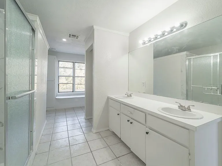 3120 Shadybrook Dr — Photo 43