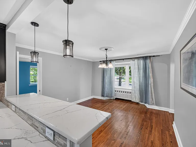 1512 Wilson St — Photo 9