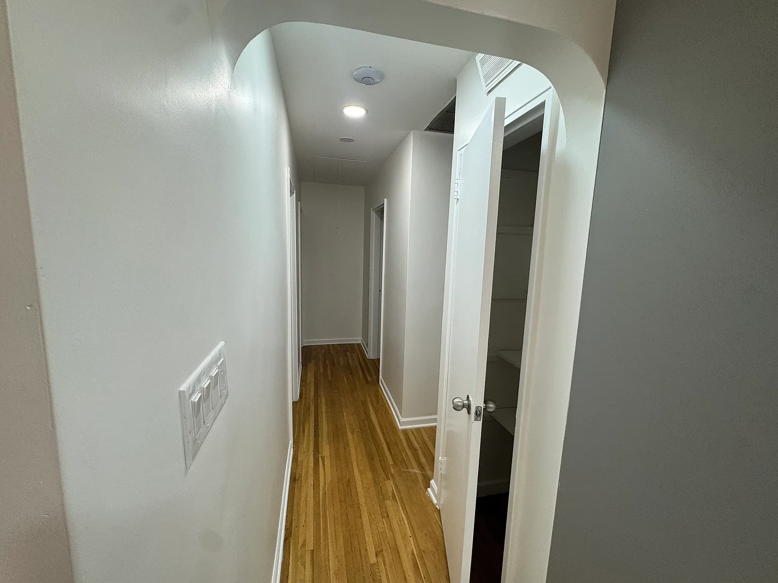 3 bed, 1348 sqft, $5,250 — Photo 4