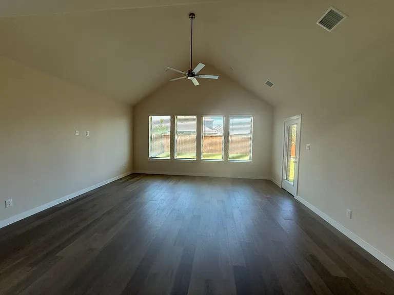 1000 Edgehurst Dr #1000 — Photo 7