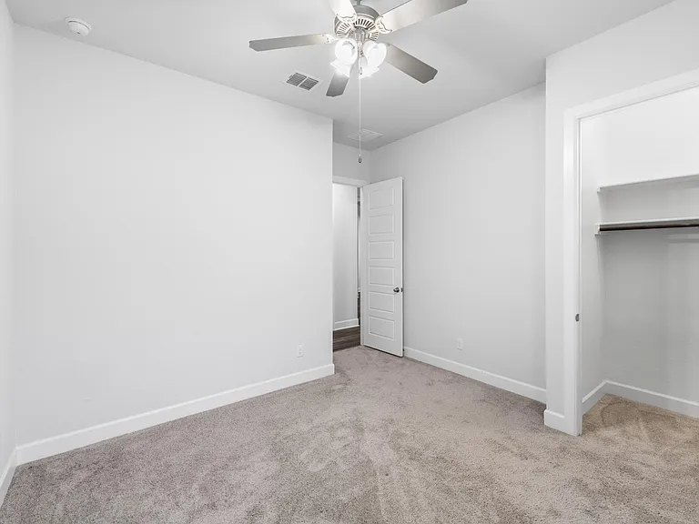 500 Samaritan Dr — Photo 37