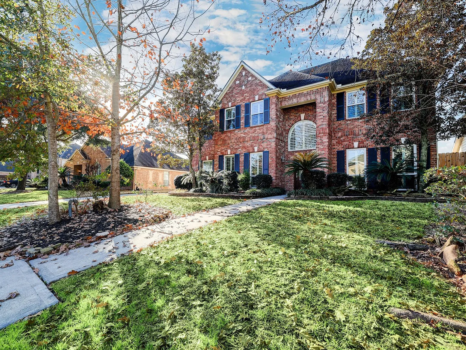 4 bed, 3.5 bath, 4041 sqft, $4,600 — Photo 2