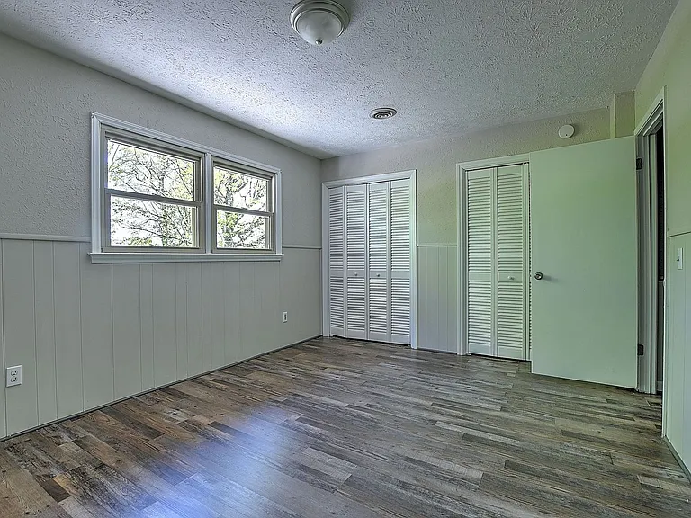 405 Cypress St — Photo 13