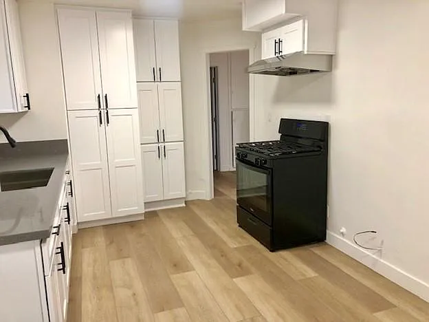 340 S Aspan Ave — Photo 3