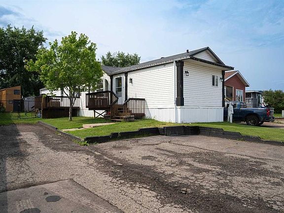 5th image of 157 N Grandview Cres