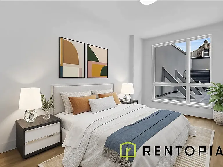 209 N 11th St #202 — Photo 2