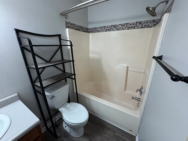 6947 Raritan Dr — Photo 16