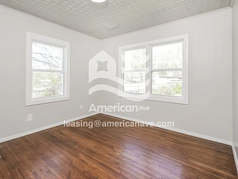 1594787_006_main_bedroom_13633916.jpg
