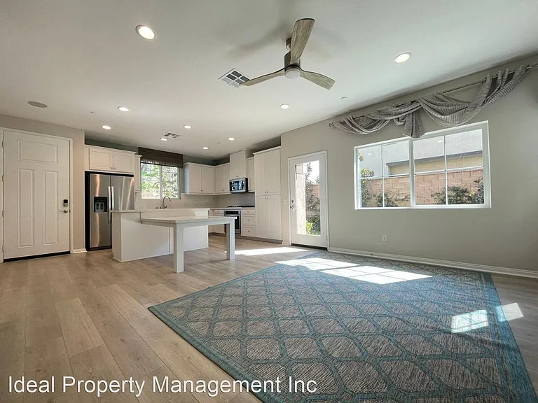16025 Symphony Ln — Photo 15