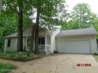 6129 Harding St, Coloma, MI 49038