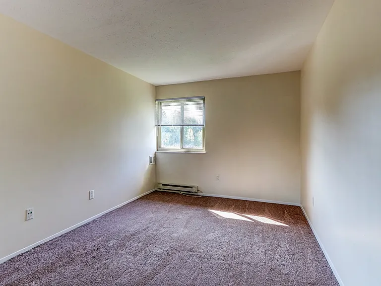 Royalwood Apartments — Photo 17