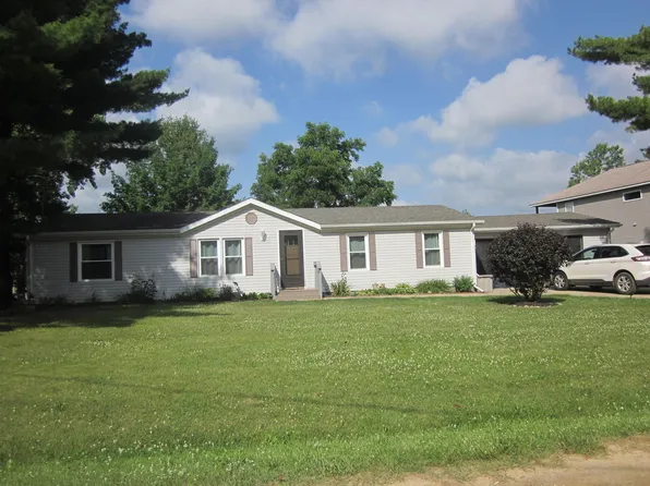 16132 Softwater Lake Dr, Linden, MI 48451