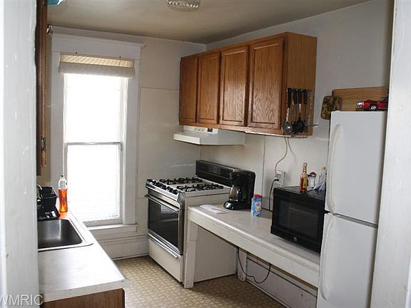 3rd image of 1133 Lincoln Ave NW