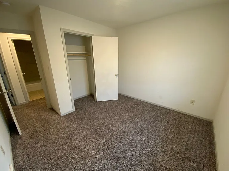 1630 W Amos Dr — Photo 8