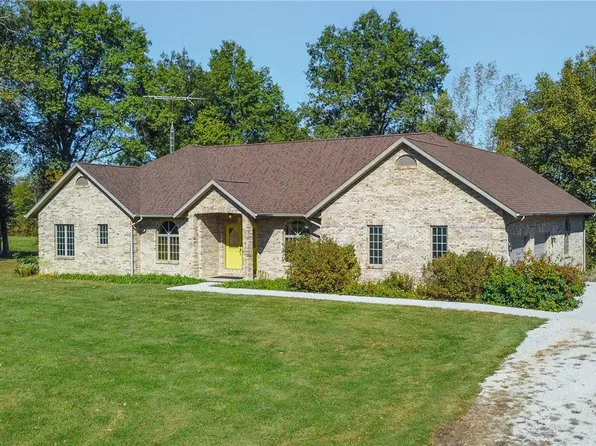 5458 E 300th Ave, Edgewood, IL 62426