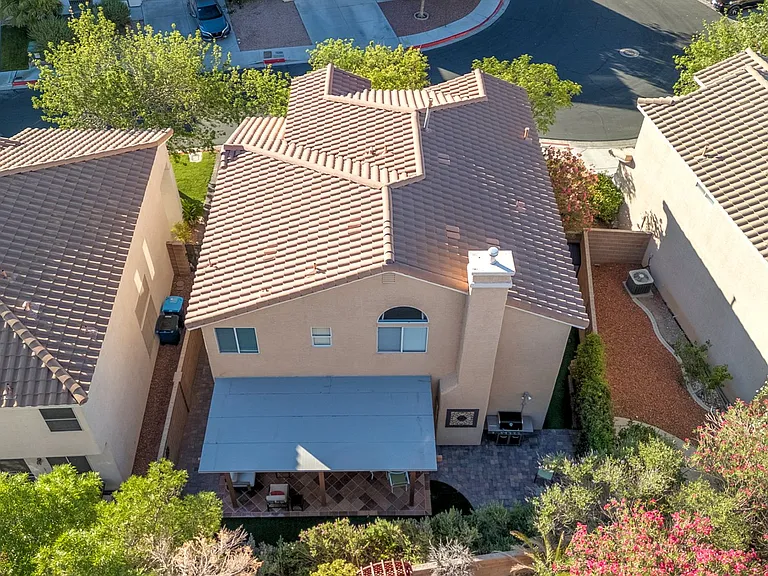 2025 Shining Feather Ln — Photo 73