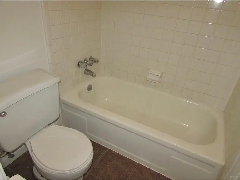 718 N Fairfield Dr — Photo 3