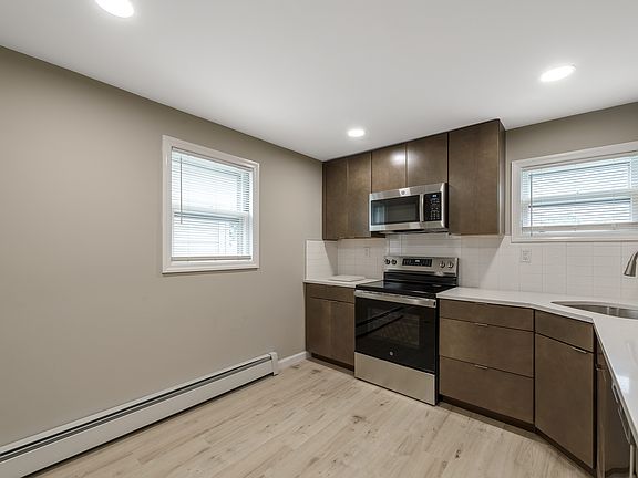 5th image of 79 5th Ave #B