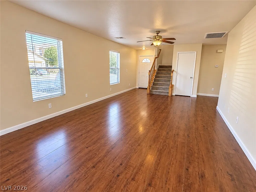 4 bed, 2.5 bath, 2014 sqft, $2,100 — Photo 4