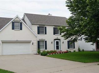 2905 Keystone Rd, Bloomington, IL 61704