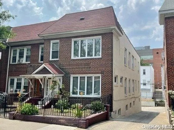 47-26 39th Street, Sunnyside, NY 11104