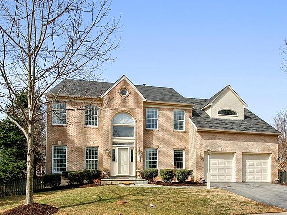 2nd image of 12 China Rose Ct