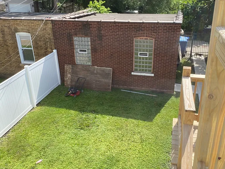 10925 S Vernon Ave #2 — Photo 10