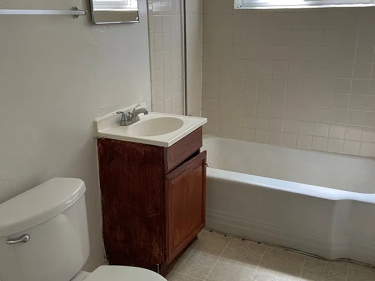 122 Charleston St SE — Photo 3