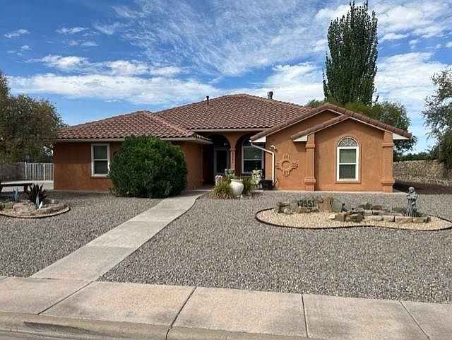 2551 Desert Hills Dr