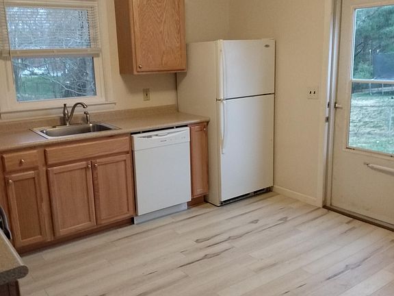 4th image of 1308 Clearview Dr