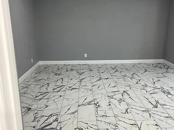 5th image of 923 Gardenia Dr #B