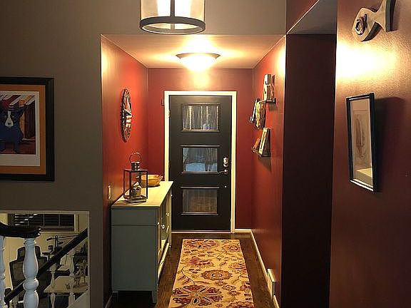 Vaulted ceiling foyer 14x10 