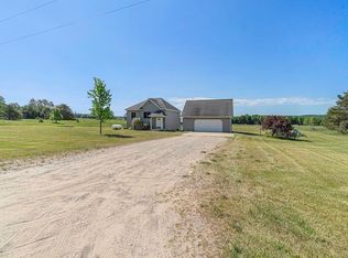 2819 W 18th Rd, Mesick, MI 49668