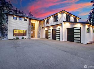 1699 SE Camano Dr, Camano Island, WA 98282
