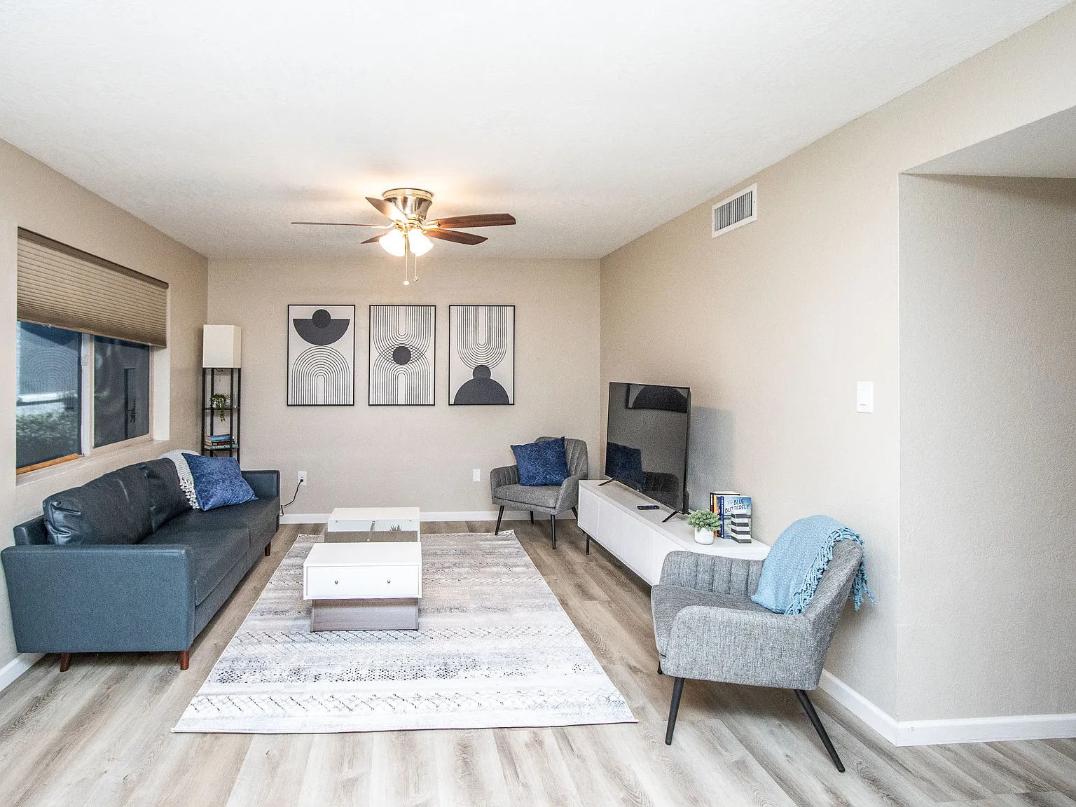 2 bed, 1.5 bath, 792 sqft, $2,295 — Photo 2