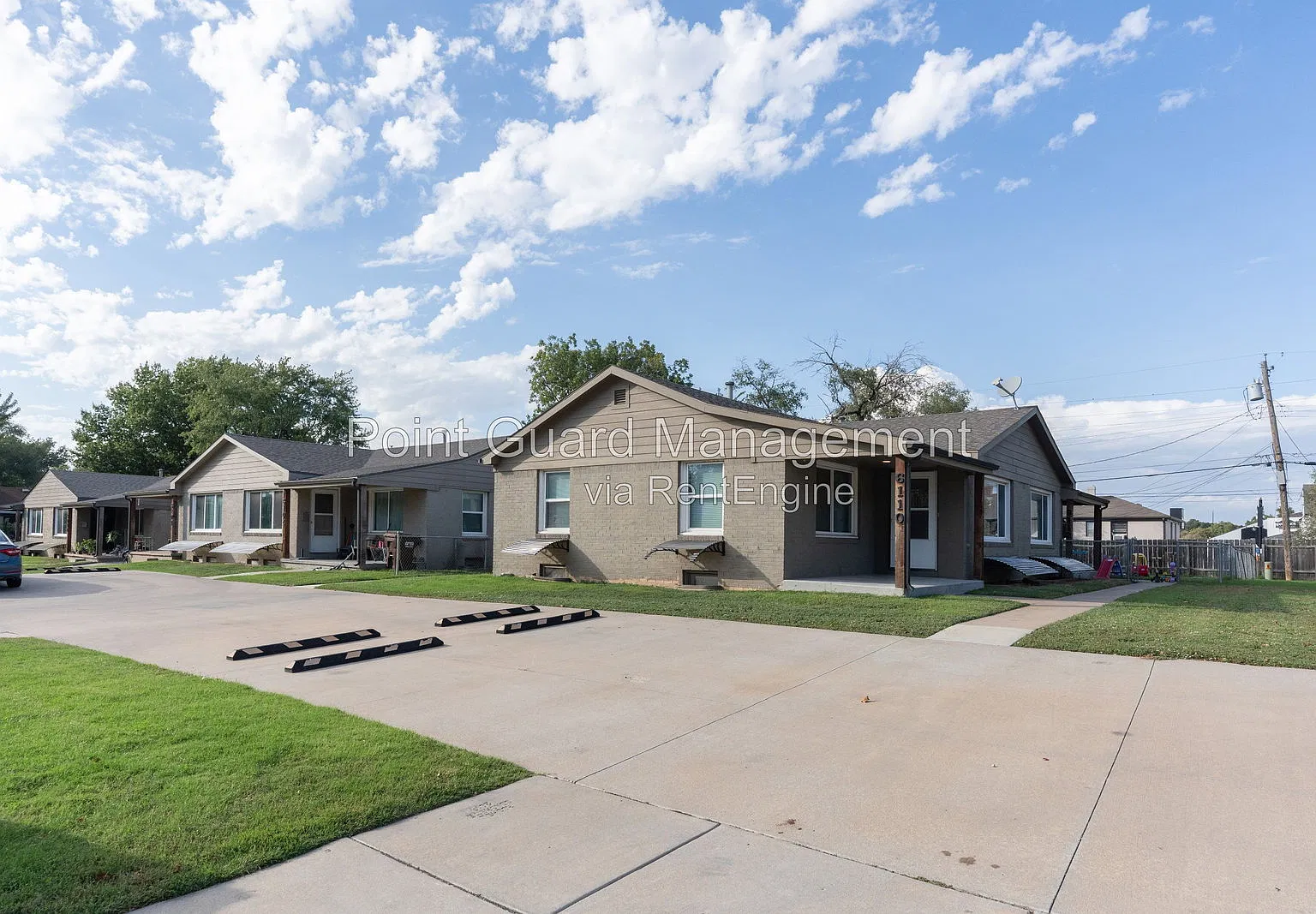 2 bed, 1.0 bath, $1,095 — Photo 1