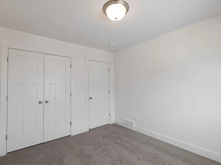 579 W 1120 N — Photo 16