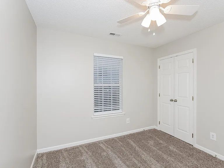 1002 Great Falls Dr — Photo 14