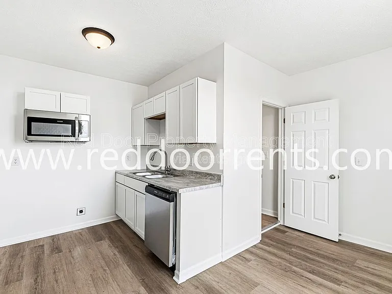 389 S Main St #D — Photo 30