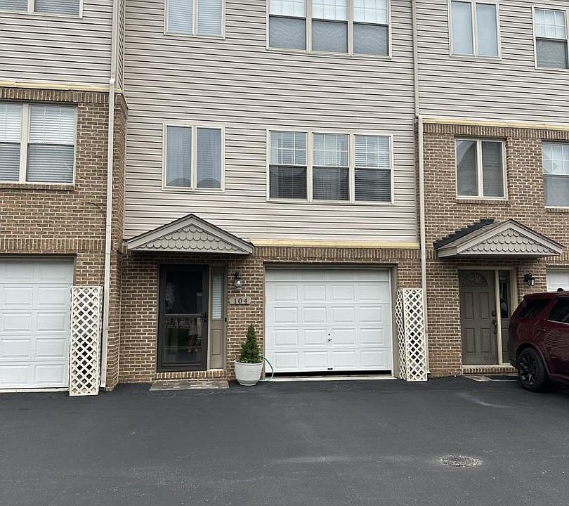 1st image of 104 Daybreak Dr