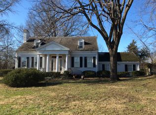 701 Hillcrest Dr, Maysville, KY 41056