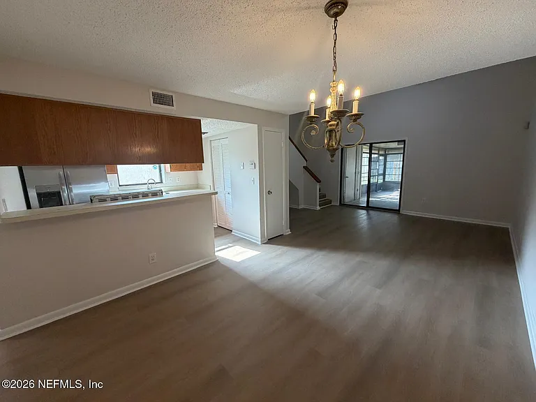 5557 Greatpine Ln S — Photo 5