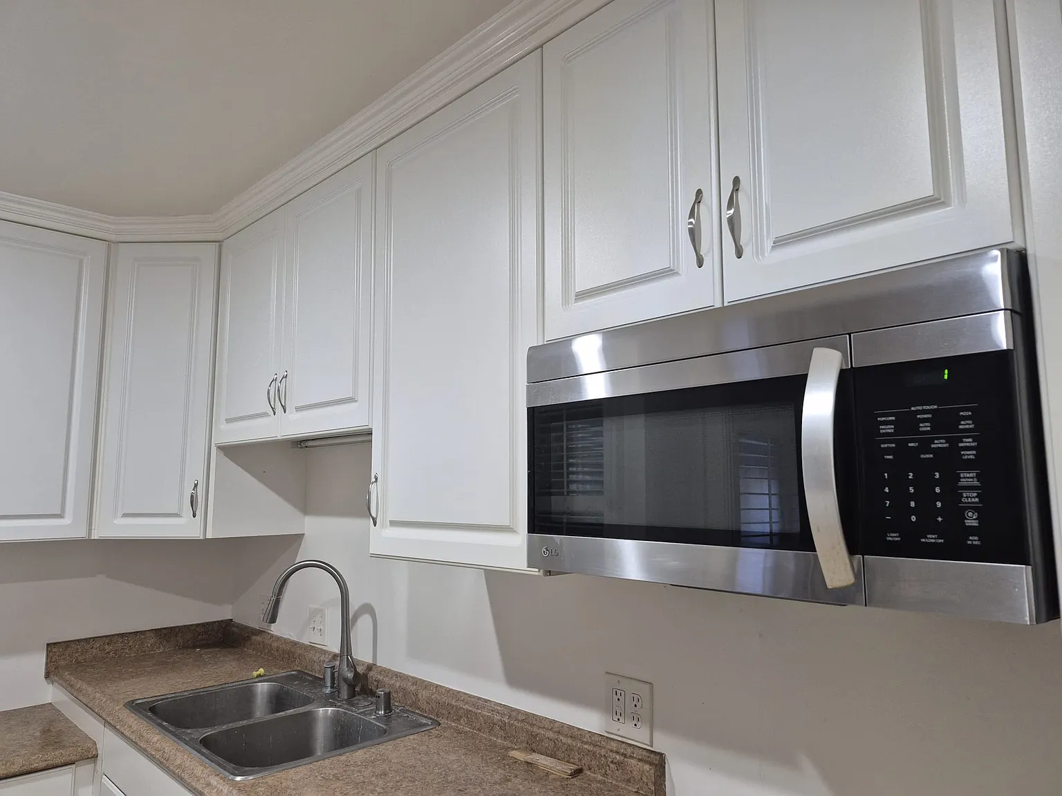 2 bed, $3,500 — Photo 4