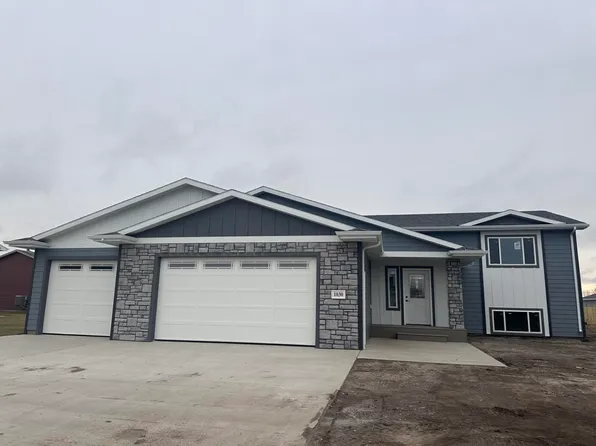 1030 Nano Nagle Ave NE, Aberdeen, SD 57401