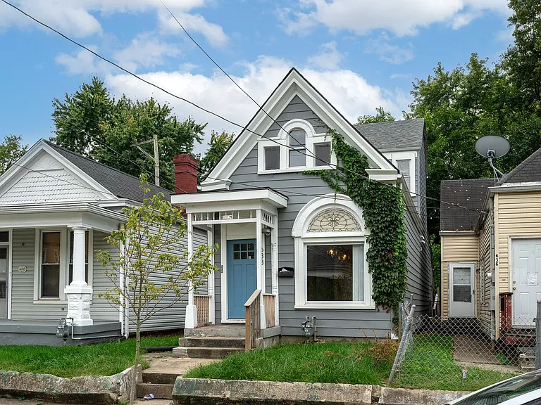 638 E Ormsby Ave — Photo 2
