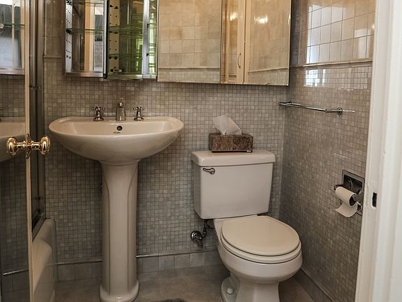 4th image of 305 E 40th St APT 3B