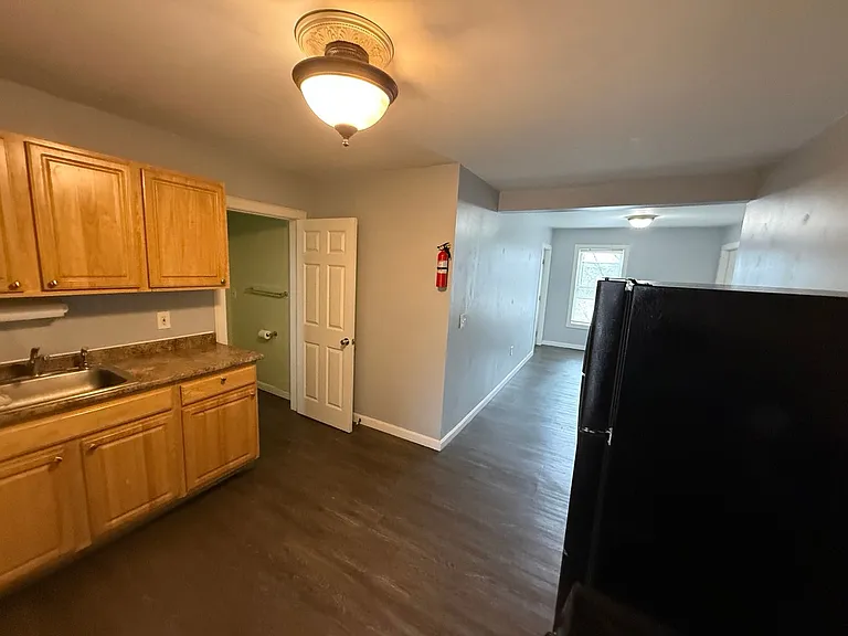 1297 Elm St #20 — Photo 6