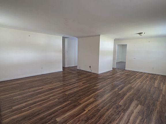 4th image of 89 Triangle Ln