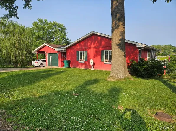 414 Lake Shore Dr, Saint Clair, MO 63077