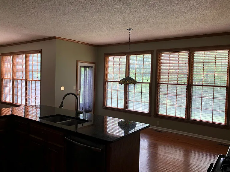 Kitchen view , breakfast area